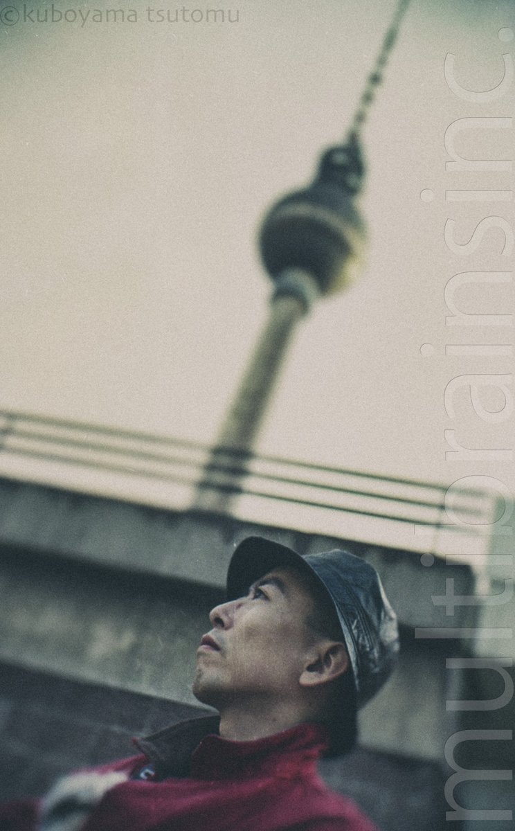 kbymttm's tweet photo. Nakano vor dem Berliner Fernsehturm im Jahr 1991 https://t.co/89IPthIKr6