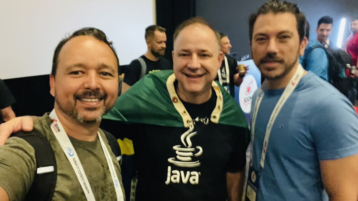 wsespindola's tweet image. Brazil is present at @jcon_conference too !!! Like the famous music says: Isso aqui ô ô é um pouquinho de Brasil iaiá… :) pleasure to meet #JavaChampions @RafaDelNero and @brjavaman here, congrats for awards and recognition guys!!!