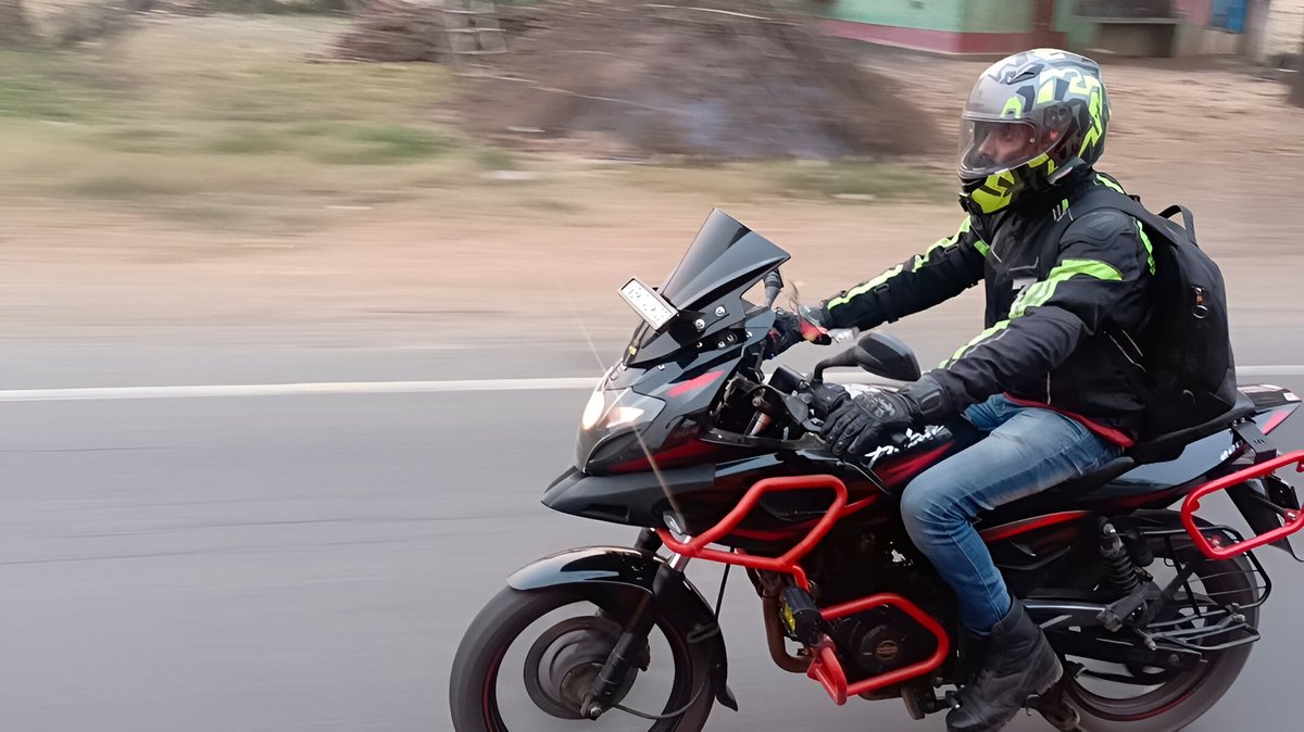 LLUVIATURIZMO's tweet image. 🔥 Pulsar 220 Riders — Ready for an Epic Upgrade? 🔥

🎥 Big shoutout to @rabi_2622 for capturing the beast in action! 🎬
🔗 Tap to gear up 👉 lluvia.in

#LLUVIAIndustries #LluviaTurizmo #Pulsar220 #PulsarLove #Pulsar220f #Pulsar220Modified #motorcycle