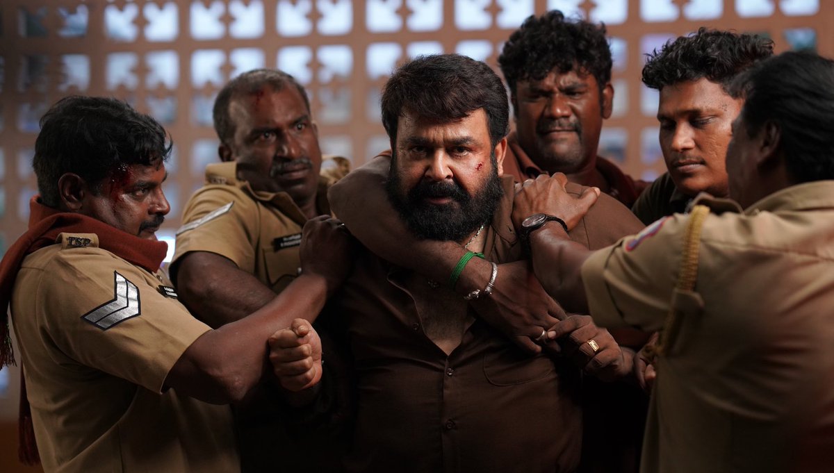 Bolly_BoxOffice's tweet image. First Mollywood Film to Cross ₹100 Cr in Each Category

⭐️ India Gross: #Pulimurugan 
⭐️ Worldwide Gross: #Pulimurugan
⭐️ Overseas Gross: #Empuraan
⭐️ Worldwide Share: #Empuraan 
⭐️ Kerala Gross: #Thudarum 

All century clubs founded by the one &amp;amp; only mini-industry #Mohanlal. 👑