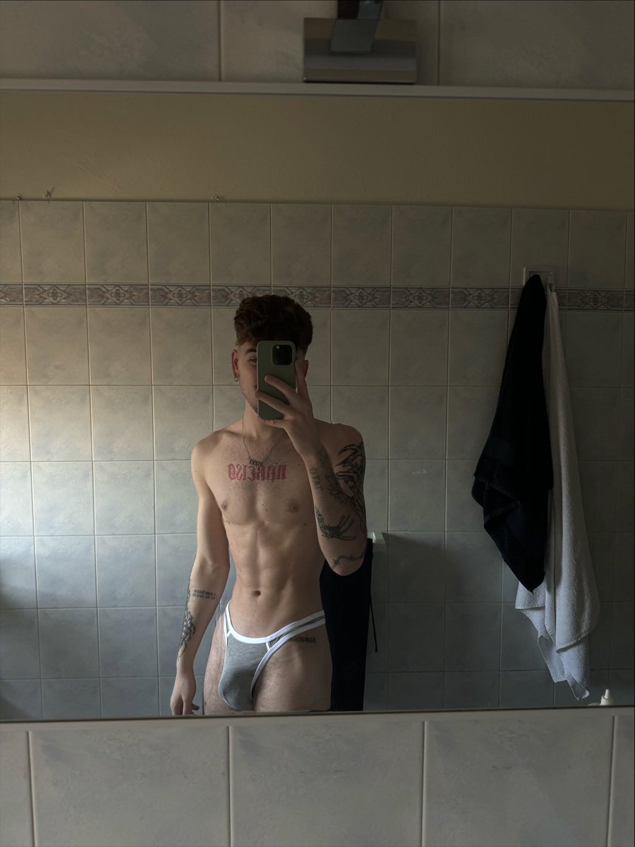 Misunderstoodboy (@misunder_tom) on Twitter photo 