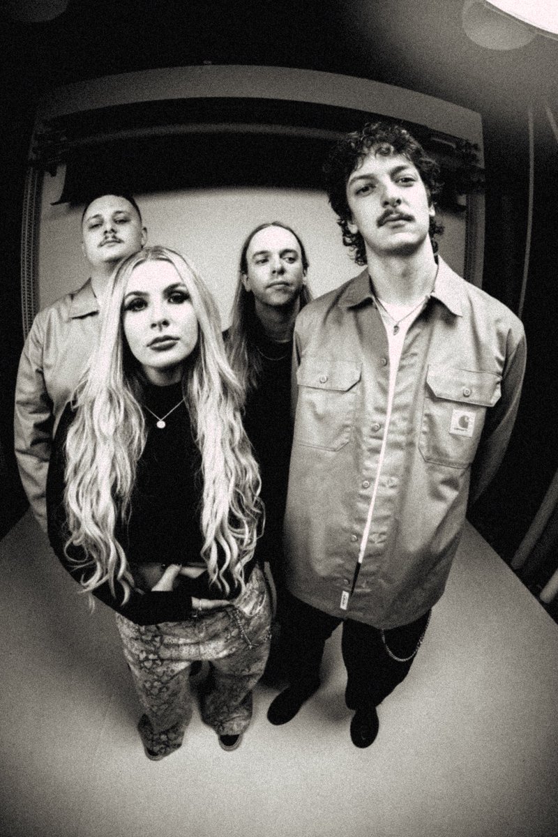 “Hindsight” has been out for one week. How do we feel about it?

📸: Max Pasalic