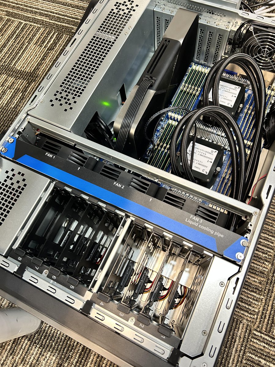 ZimaSpace's tweet image. Building Now😎

#Qwen3  #LocalAI #AI