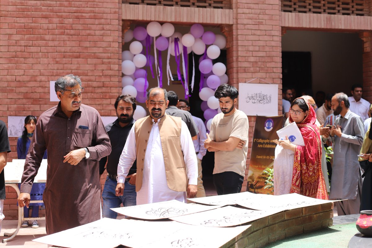 The 1st Calligraphy and Fine Arts Exhibition was successfully organized on Wednesday, 14th May 2025, at the COMSATS University Islamabad (CUI), Sahiwal Campus. The exhibition was inaugurated by Prof. Dr. Nazir A. Zafar, Director CUI Sahiwal Campus.

#COMSATS #Sahiwal