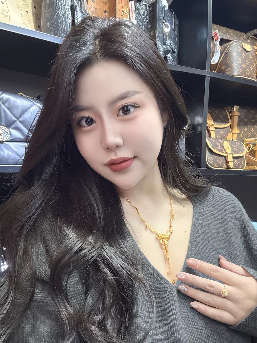 AmyBrownFavi's tweet photo. 有没有在线 单身小哥哥呀 https://t.co/6t5hnjlje4