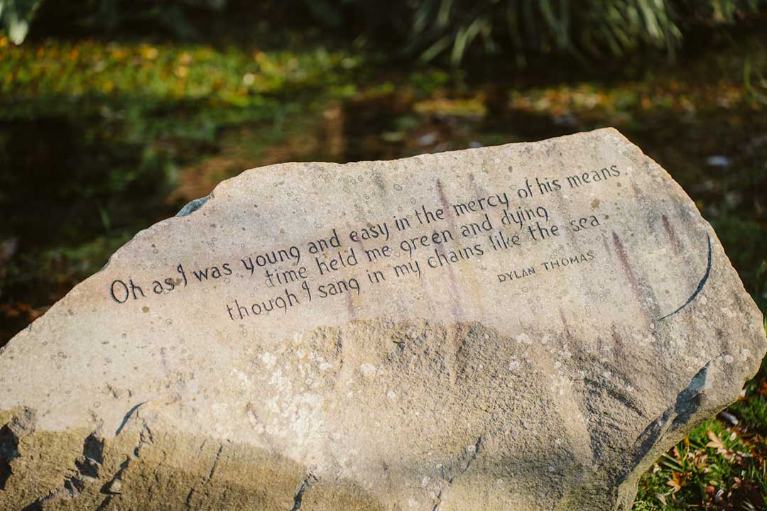 EnjoySwansea's tweet image. Happy #DylanDay! Celebrate by finding out more about Swansea’s famous poet son at the @DTCSwansea, or check out the blue plaques at @dylanthomashome, or head to Cwmdonkin Park and search for the Dylan references! #DylanThomas