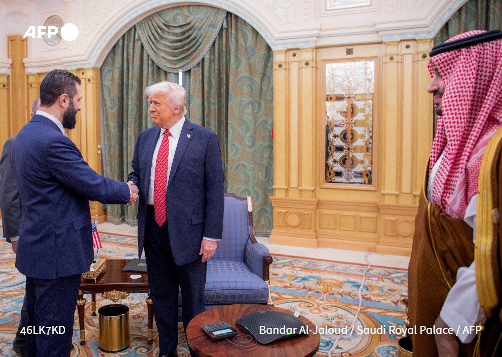 US President Donald Trump asked Syria's new leader on Wednesday to normalise relations with Israel after he offered a major boost to the war-ravaged country by announcing the lifting of sanctions. 
u.afp.com/Sco7