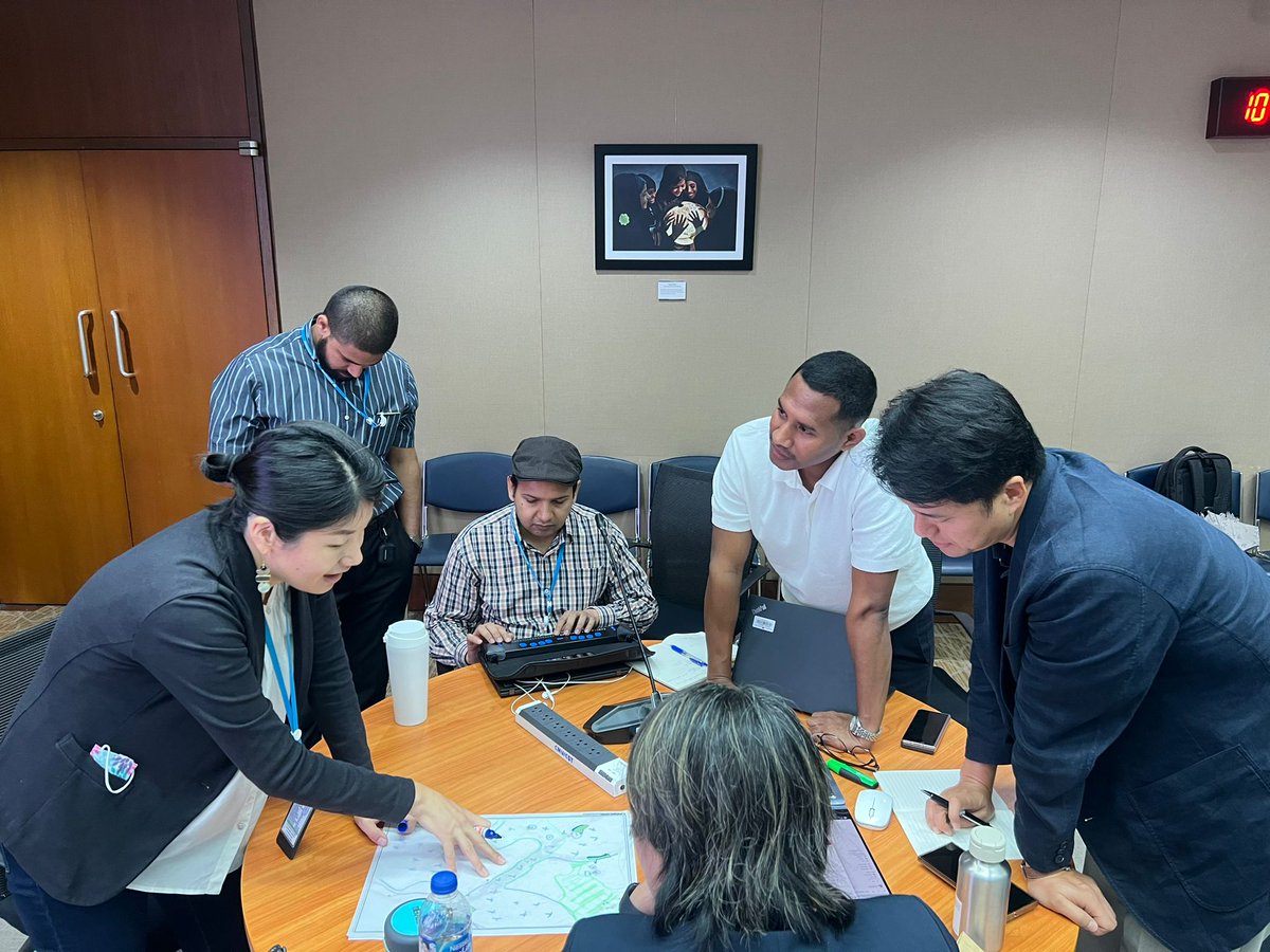 CIMAFoundation's tweet image. #RiskKnowledge is the foundation of #earlywarning. In Bangkok, our experts led the first ToT with @UNDRR_AsiaPac @UNDRR on the RK #Handbook &amp;amp; #EW4All Pillar 1 - supporting regional teams in turning #data into #earlyaction through asset mapping, triggers &amp;amp; risk-informed messaging.
