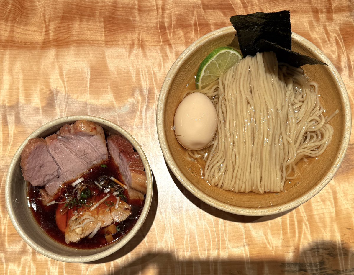 迂直（吉祥寺）: 特製つけ麺。先月オープン！荻窪からの移転です。お腹減って特製にしたけど、チャーシューうま◎美味しかったです！！