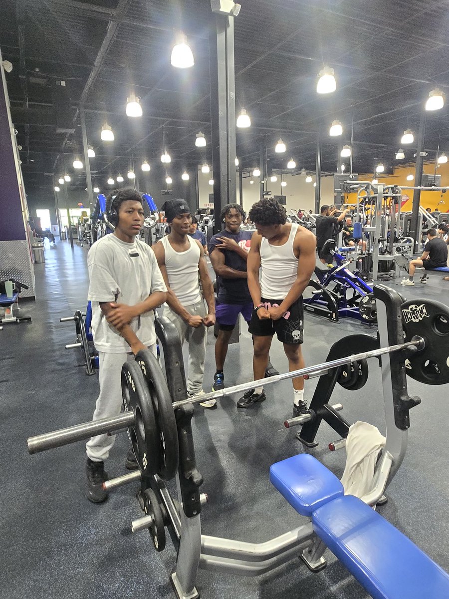 “You can’t win together if you don’t work together.”

#football
#offseasonworkouts
#Accountability 
#staypubic
<a href="/OnTopAthletics/">OnTopAthletics Inc📚🏈⚾️</a>
<a href="/One11Recruiting/">One11 Recruiting</a>
<a href="/Rah_classof28/">Rahmel Barr Jr</a> 
<a href="/MichaelRog24222/">Michael Rogers</a> 
<a href="/AmirJGlover/">Amir Glover</a> 
<a href="/Franklin__FB/">Franklin High School Football</a> 
<a href="/WarriorBizz/">Blair Wilson</a>