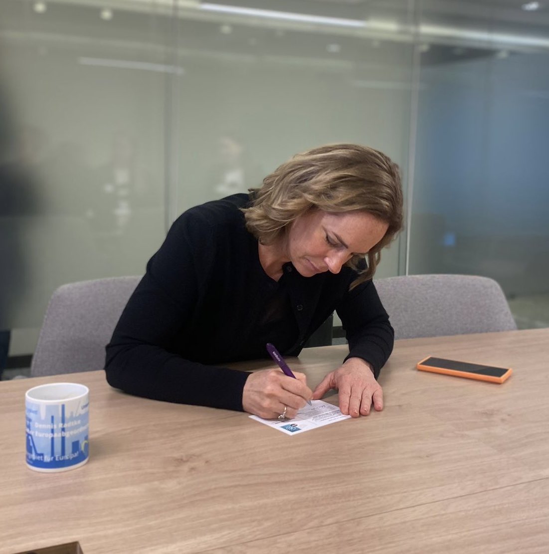 ONEinEU (@oneineu) on Twitter photo Thank you <a href="/hildebentele/">Hildegard Bentele</a> for signing the postcard to <a href="/vonderleyen/">Ursula von der Leyen</a> and standing with our Youth Ambassadors in calling for strong EU leadership on global health, <a href="/gavi/">Gavi, the Vaccine Alliance</a>, and the <a href="/GlobalFund/">The Global Fund</a> ! Thank you <a href="/hildebentele/">Hildegard Bentele</a> for signing the postcard to <a href="/vonderleyen/">Ursula von der Leyen</a> and standing with our Youth Ambassadors in calling for strong EU leadership on global health, <a href="/gavi/">Gavi, the Vaccine Alliance</a>, and the <a href="/GlobalFund/">The Global Fund</a> !