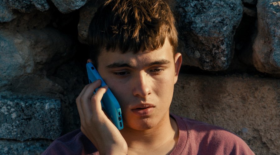Film posthume de Laurent Cantet réalisé par Robin Campillo, #Enzo est un récit d’émancipation sublime et tendre d’un jeune garçon qui se cherche et se trouve à travers une rencontre déterminante. Avec un petit air de Call me by your name. #Cannes2025