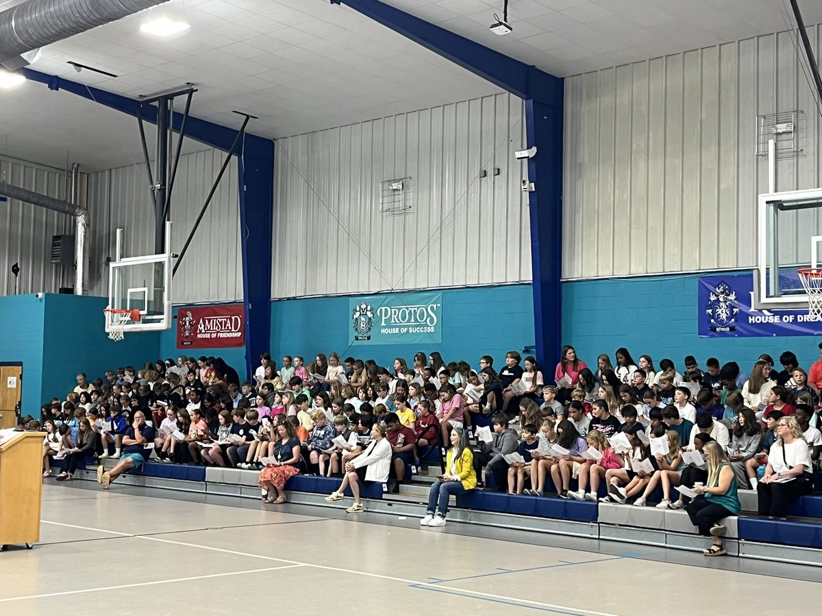 TimWebb63's tweet image. Our annual Riding 6th Grade Student Tour was a big success for our new school family members this week!