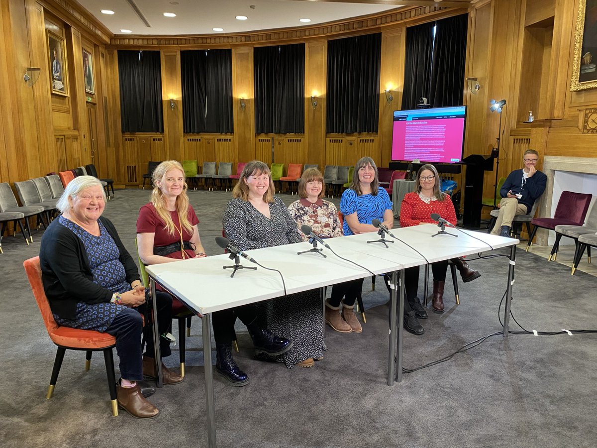 St John's College (@stjohnsox) on Twitter photo 'Call the Midwife: The Fans' Stories', a video series co-produced with the BBC and Lecturer in Human Geography <a href="/aliceewatson/">Alice Watson</a>, is released today!
Watch now at canvas-story.bbcrewind.co.uk/fansstories/ and find out more about Alice's fascinating research at sjc.ox.ac.uk/discover/news/… 'Call the Midwife: The Fans' Stories', a video series co-produced with the BBC and Lecturer in Human Geography <a href="/aliceewatson/">Alice Watson</a>, is released today!
Watch now at canvas-story.bbcrewind.co.uk/fansstories/ and find out more about Alice's fascinating research at sjc.ox.ac.uk/discover/news/…