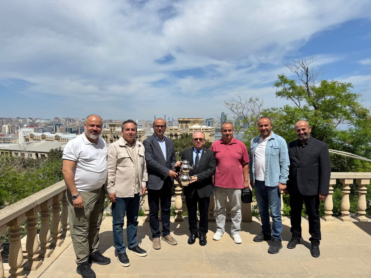 Ahıska Türkleri Dostluk ve Dayanışma Etkinliği kapsamında Azerbaycan’da bulunan Yönetim Kurulu Üyelerimiz; Mehmet Mazak, Adem Karabey Memnun ve beraberindeki heyet, Bakü Büyükelçimiz Sn. Prof. Dr. Birol Akgün’ü ziyaret etti. 

Nazik kabullerinden dolayı kendilerine teşekkür