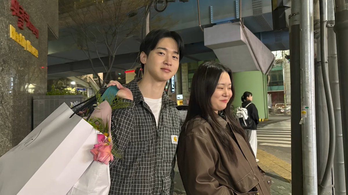 월간데이트 5월호에서 장동윤이 남친미 남편미를 다 보여주는데 이게 뭐예요 나 진짜 처음으로 찰스언니가 부러워...
