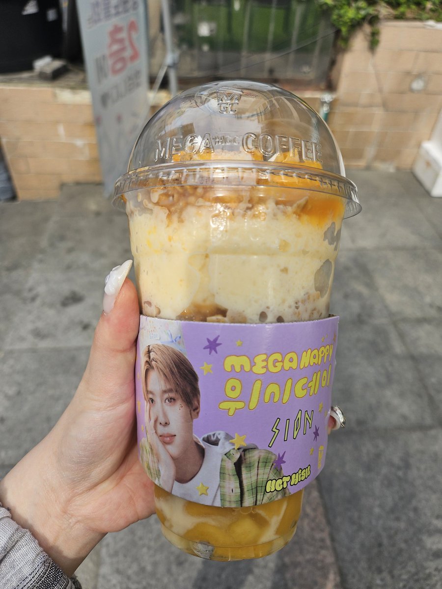 맛있었다 망고파르페~
또 사먹을게!!