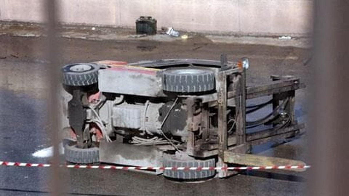 Resta ricoverato in gravi condizioni al #SanMartino di #Genova, l'operaio di 39 anni rimasto schiacciato ieri in un incidente sul lavoro a #Laigueglia.
L'uomo che è stato sottoposto ad un delicato intervento, riportava un grave trauma cranico, vertebrale e altre ferite