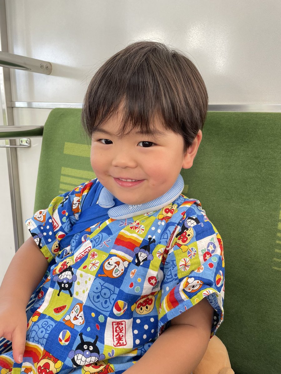可愛い息子よ、誕生日おめでとう。
最期に笑顔を見たのはいつだろう。
２年前の誕生日は家族で祝えたけどね。
もう２年会えていない。
毎年心の中で、
一人でお祝いしているよ。
来年は小学校へ入学になるね。
お祝いごとにパパがいなくてゴメンね。
直接『おめでとう』と言ってあげたい。
ゴメンね。