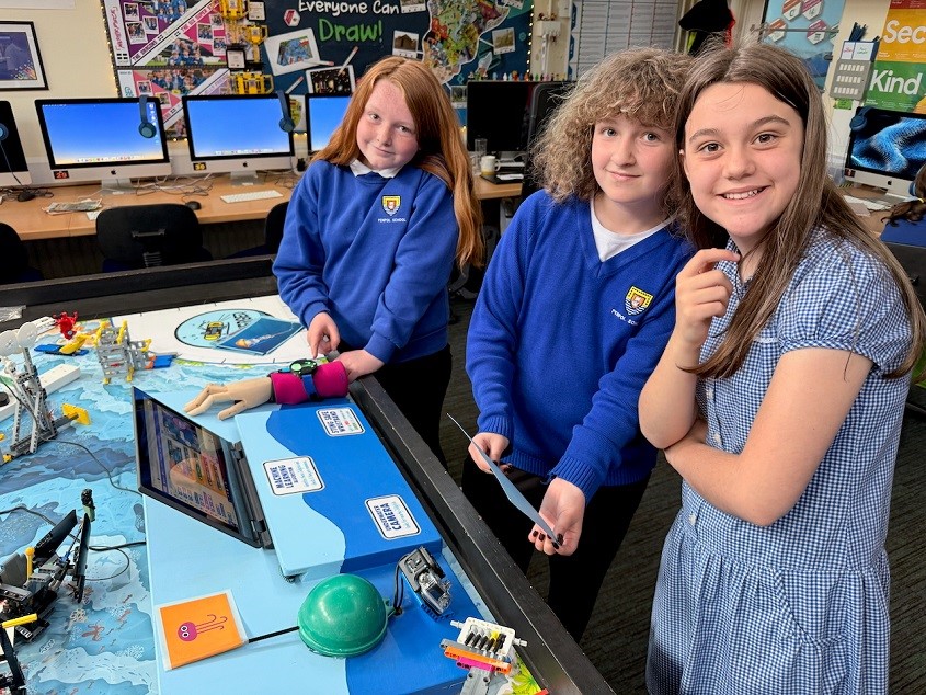 Cornish School Pupils Ready to Compete in International STEM Contest
A group of talented Year 6 pupils from Penpol School will represent Great Britain at the WPI Open Invitational Competition (mid June, Massachusetts). Please help them get there. gofundme.com/f/help-the-jel…
#STEM
