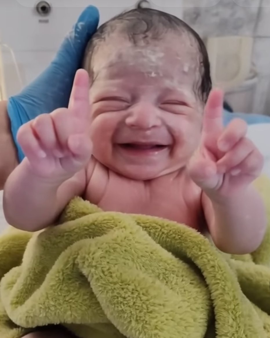 "Bada hokar Umpire Banega mera Nephew"........🧿🥳🎉