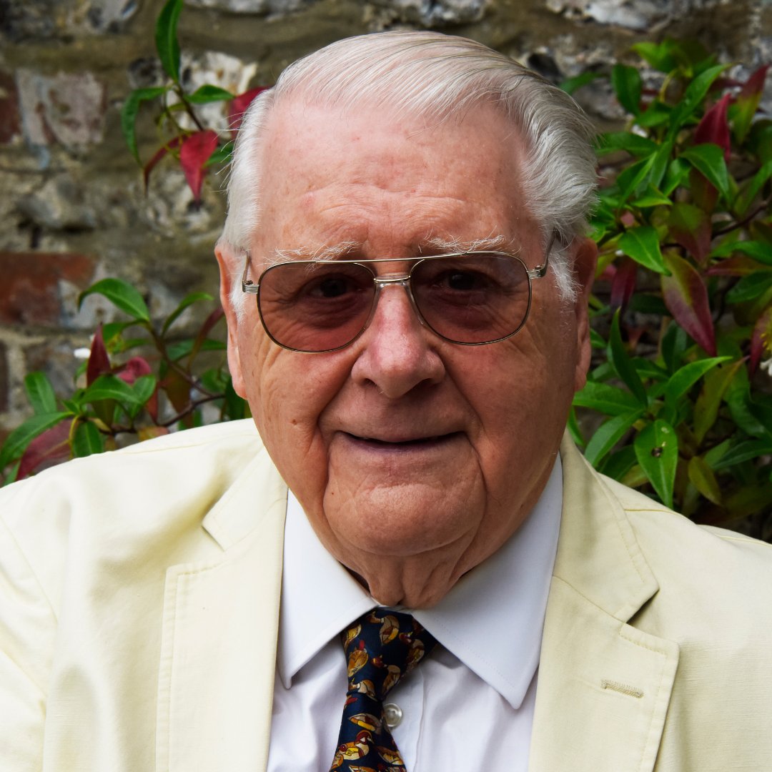 NimaxTheatres's tweet image. Tonight Nimax will be joining theatres across the West End in dimming our lights to honour the passing of much-loved impresario John Gale.
The lights will be dimmed for two minutes at 7pm in his memory.