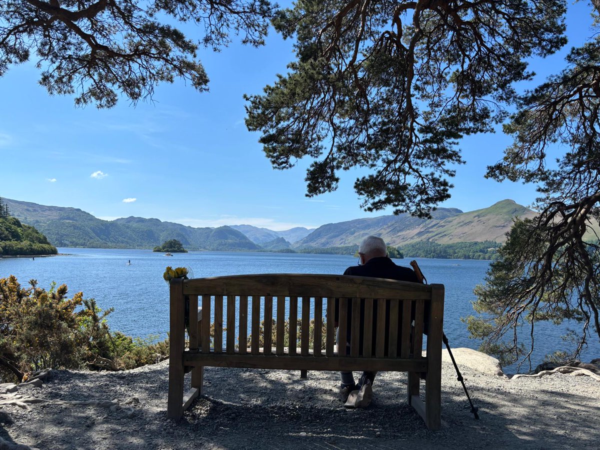 BookendsKeswick's tweet image. Probably one of the most photographed low level views in Keswick- but why not- when it's as beautiful as this one, taken today by Jennifer on her day off.