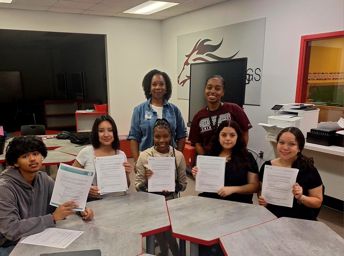 sredmonj's tweet image. The Westfield HS @whsmustangs Future Educators are looking forward to graduation and the chance to apply for the TEA Educational Aide Certificate they can earn by completing their @SpringISD_CTE Education program. Congratulations!