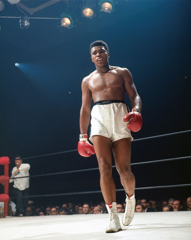 Muhammad Ali (@muhammadali) on Twitter photo Muhammad Ali walking to the corner during his fight vs Floyd Patterson at the Las Vegas Convention Center.
📸: <a href="/LeiferNeil/">Neil Leifer</a>
#MuhammadAli #Icon #InRing #FloydPatterson #BoxingMatch #LasVegas #FightStrategy Muhammad Ali walking to the corner during his fight vs Floyd Patterson at the Las Vegas Convention Center.
📸: <a href="/LeiferNeil/">Neil Leifer</a>
#MuhammadAli #Icon #InRing #FloydPatterson #BoxingMatch #LasVegas #FightStrategy