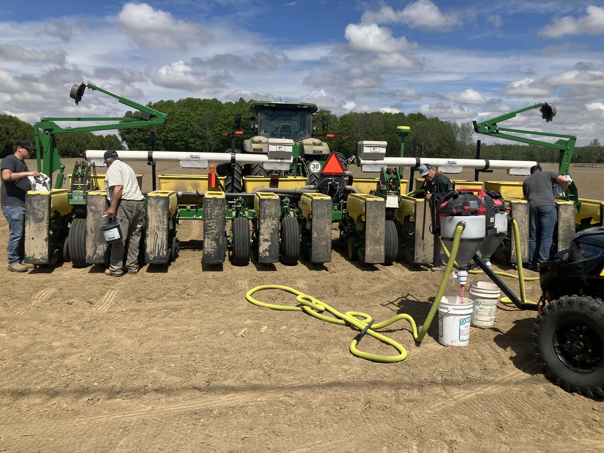 Chris Robson CCA-ON (@chrisrobson11) on Twitter photo Planting plots is a whole lot easier with a set up like this and lots of help! Getting a mix of some current and new varieties. Also, as an added bonus of a couple entries with and without our biological product Fortified Stimulate. <a href="/PioneerSeedsCA/">Pioneer Seeds Canada</a> <a href="/CortevaCA/">Corteva Canada</a> Planting plots is a whole lot easier with a set up like this and lots of help! Getting a mix of some current and new varieties. Also, as an added bonus of a couple entries with and without our biological product Fortified Stimulate. <a href="/PioneerSeedsCA/">Pioneer Seeds Canada</a> <a href="/CortevaCA/">Corteva Canada</a>