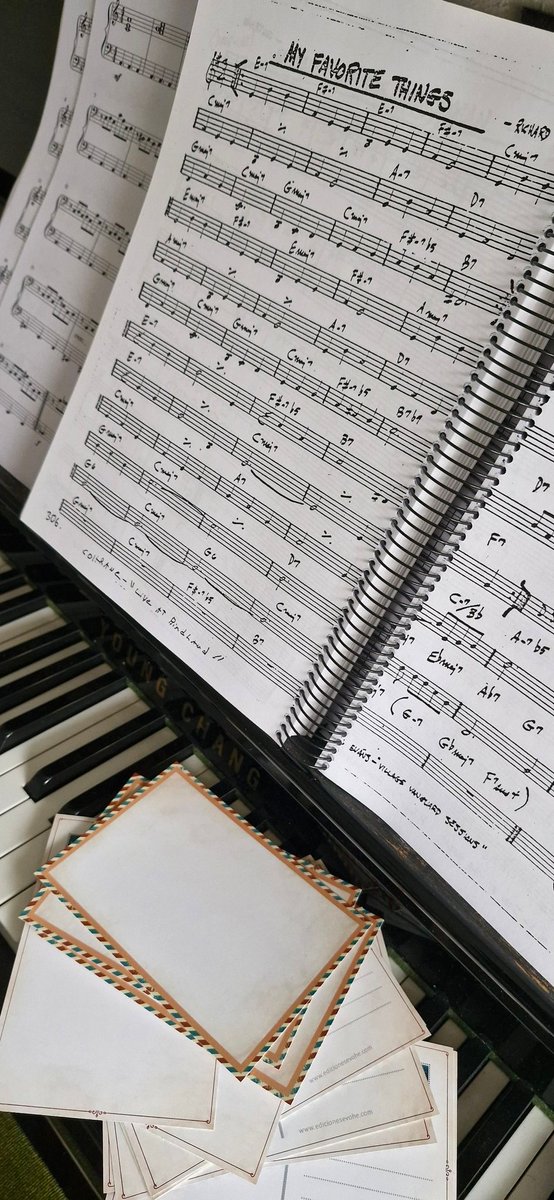 edicionesevohe tweet media