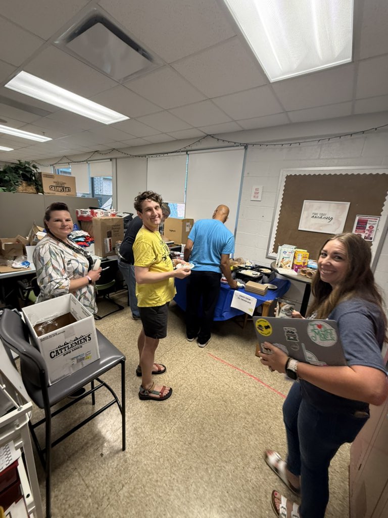 Shout out to our awesome front office and cafeteria staff for an amazing Wellness Wednesday!