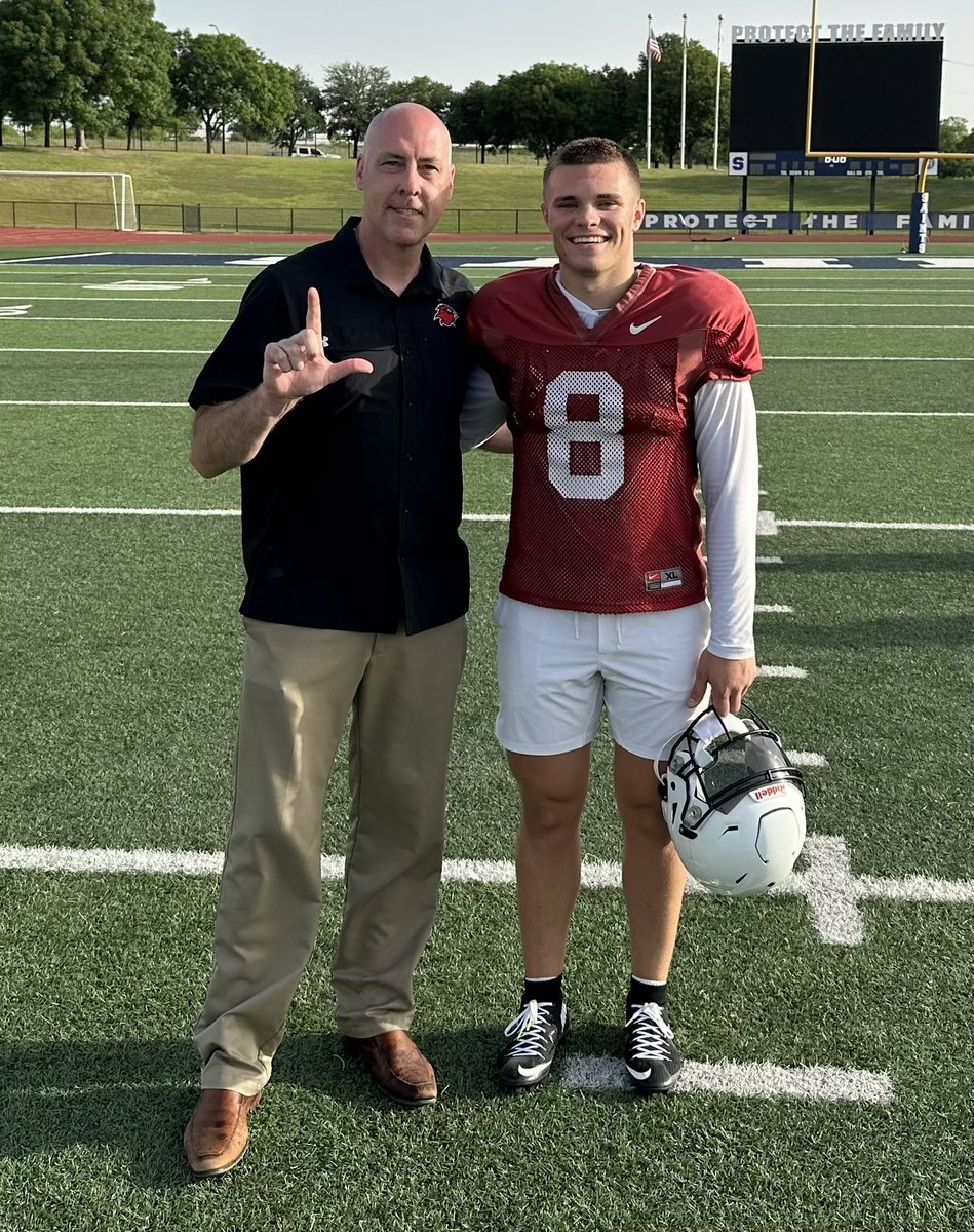 GavinBeard26's tweet image. #AGTG!! After a great visit with @Coach_RMcCarthy this morning I am honored to receive an offer from Lamar University 💥#boomtown
@LamarFootball @CoachT_PTF @CoachBeck_PTF
@PTFFootball