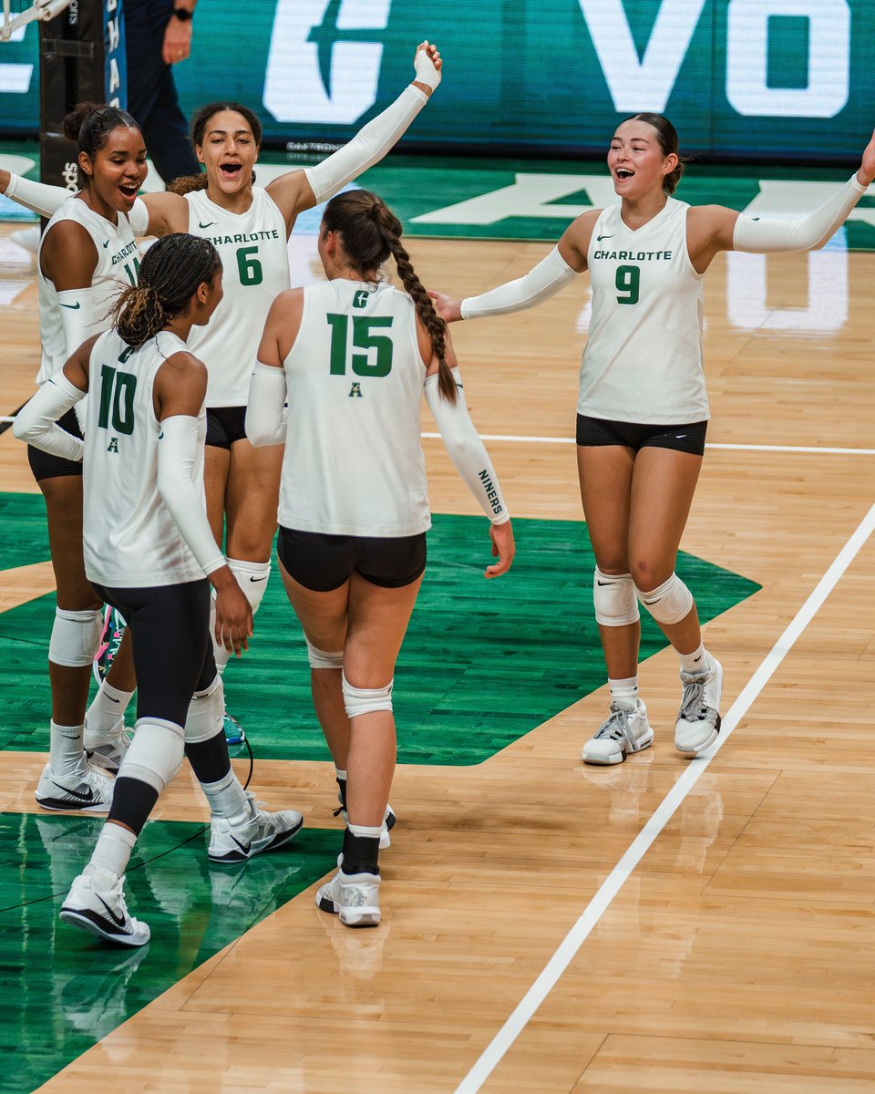 Looking forward to some 𝗛𝗢𝗠𝗘 𝗩𝗢𝗟𝗟𝗘𝗬𝗕𝗔𝗟𝗟 at Halton this season 😤

#GoldStandard ⛏️