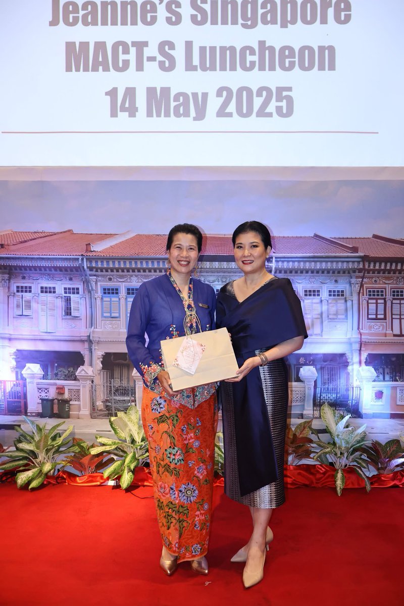 doirta_'s tweet photo. เมื่อวันพุธที่ ๑๔ พฤษภาคม ๒๕๖๘ 
คุณพิชาภรณ์ วงศ์ศรี ประธานสมาคมแม่บ้านทหารบก สาขากรมข่าวทหารบก ร่วมกิจกรรมพบปะประจำเดือนกับคณะคู่สมรสผู้ช่วยทูตทหารต่างประเทศ ประจำประเทศไทย ณ โรงแรม ดิ แอทธินี โฮเทล กรุงเทพฯ https://t.co/2UJaeUw3tt