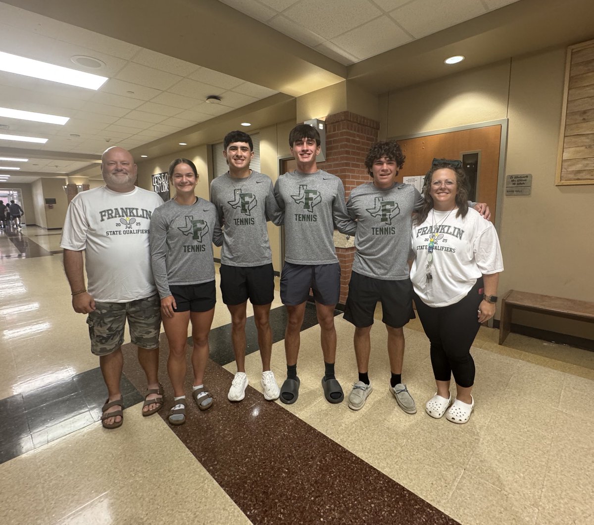 FranklinISD's tweet image. Good Luck to our tennis athletes competing at the UIL STATE TENNIS TOURNAMENT!
🎾 Jack White/Weston Perry
Boys Doubles will play at 1pm, Thursday
🎾 Caleb Berger/Bryn Prochazka
Mixed Doubles will play at 2:30pm, Thursday
#uilstatetennis