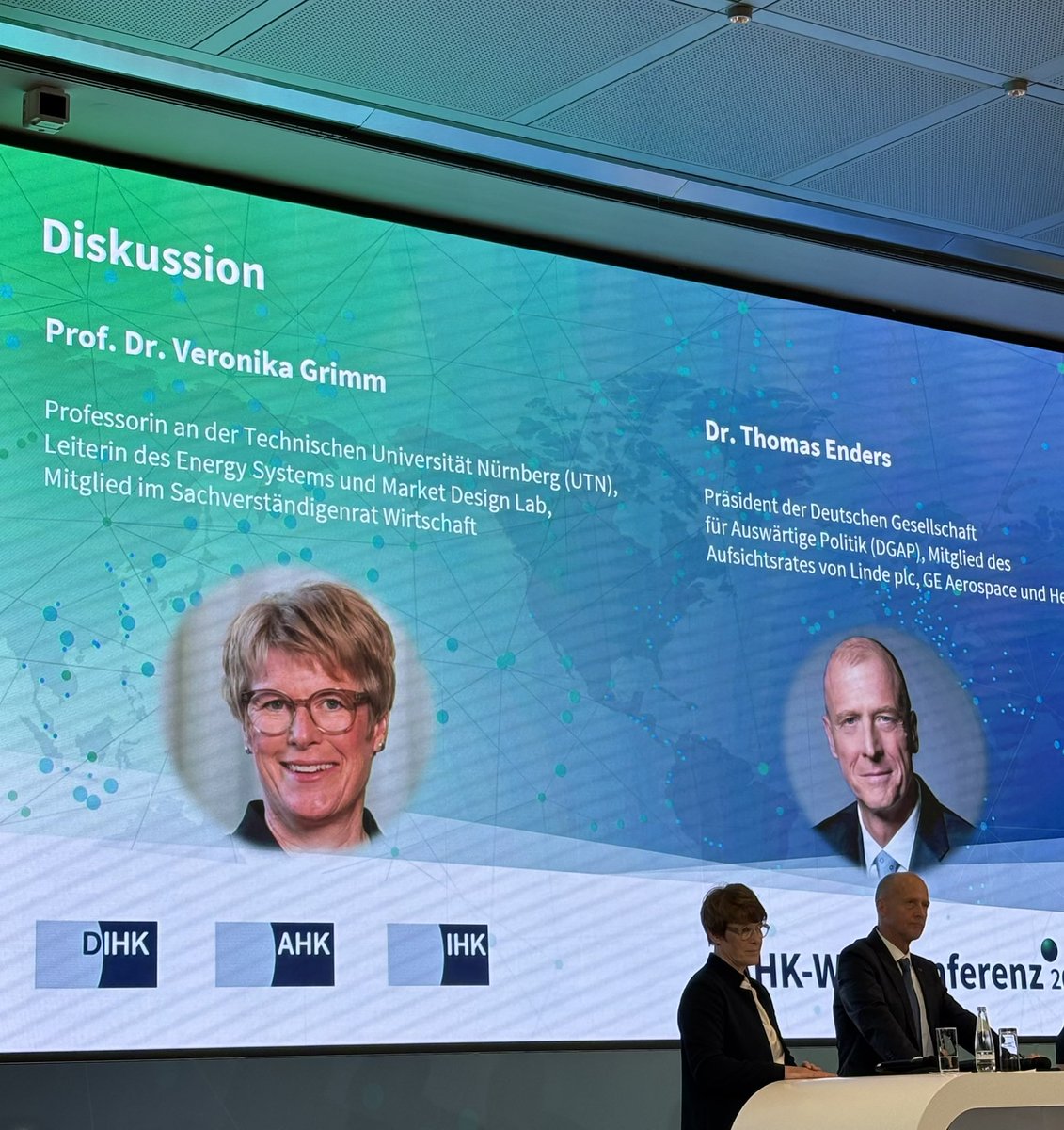 SaschaGenders's tweet image. AHK Weltkonferenz bei der #DIHK. Weltweites Netzwerk der #IHK-Organisation. Da sind wir für die @IHK_Mainfranken natürlich dabei. #ahk #worldwide