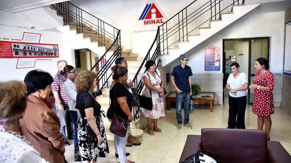 Ministerio de la Industria Alimentaria de Cuba (@minalcuba) on Twitter photo Las alianzas estratégicas con los medios de prensa son clave para potenciar nuestro trabajo comunicacional .Colaborar con medios líderes nos permite llevar mensajes claros, generar confianza y ampliar nuestro alcance, hoy en el <a href="/minalcuba/">Ministerio de la Industria Alimentaria de Cuba</a> 👉 <a href="/ACN_Cuba/">Agencia Cubana de Noticias</a>.
#ComunicaciónEfectiva Las alianzas estratégicas con los medios de prensa son clave para potenciar nuestro trabajo comunicacional .Colaborar con medios líderes nos permite llevar mensajes claros, generar confianza y ampliar nuestro alcance, hoy en el <a href="/minalcuba/">Ministerio de la Industria Alimentaria de Cuba</a> 👉 <a href="/ACN_Cuba/">Agencia Cubana de Noticias</a>.
#ComunicaciónEfectiva