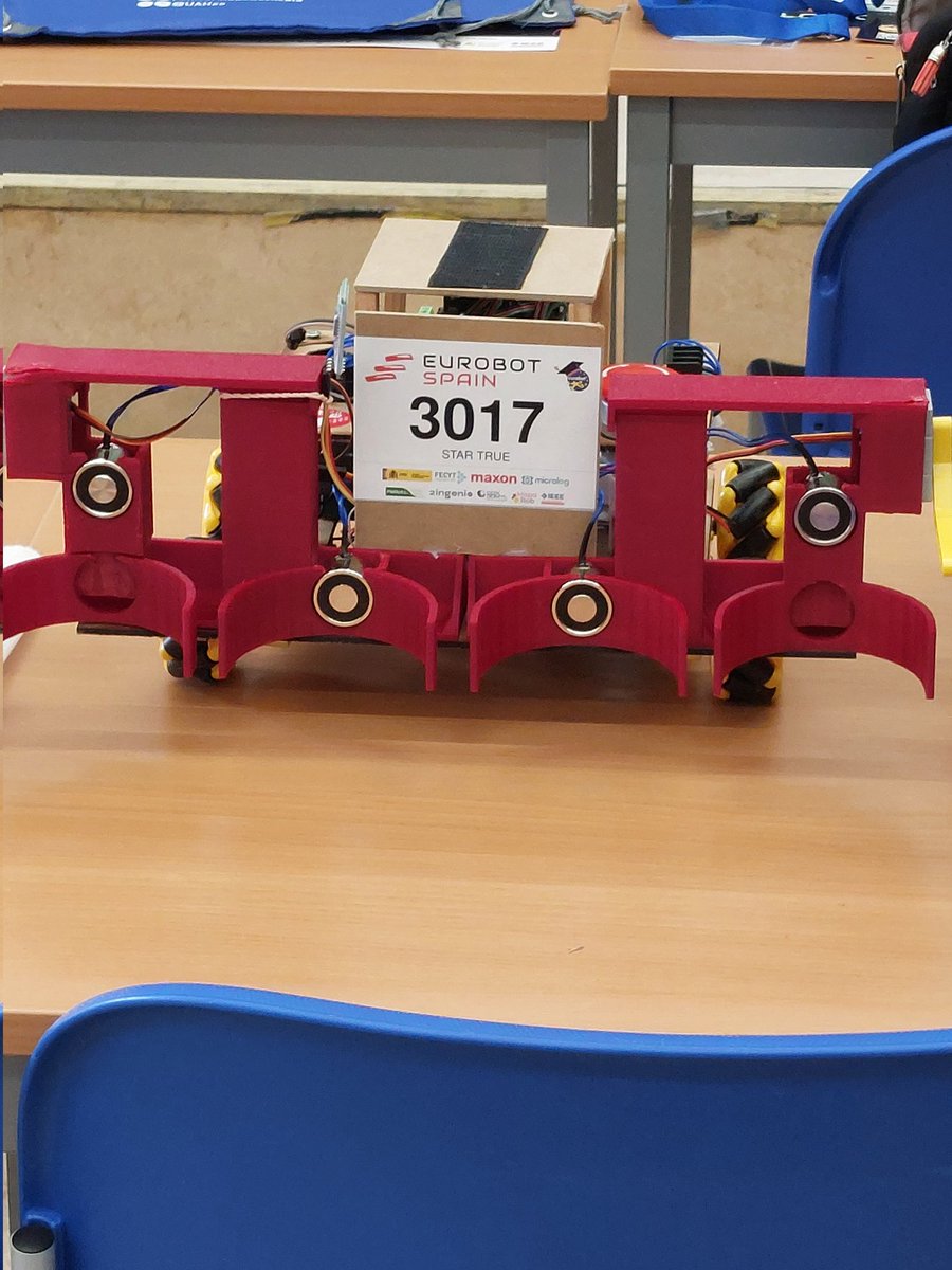 VictoriaPuente8's tweet image. El pasado 8 de mayo los asesores del #CTIF-SUR disfrutamos participando e  la edición para profesores de Eurobot #CODIGOESCUELA4_0_MADRID #IF_CMadrid