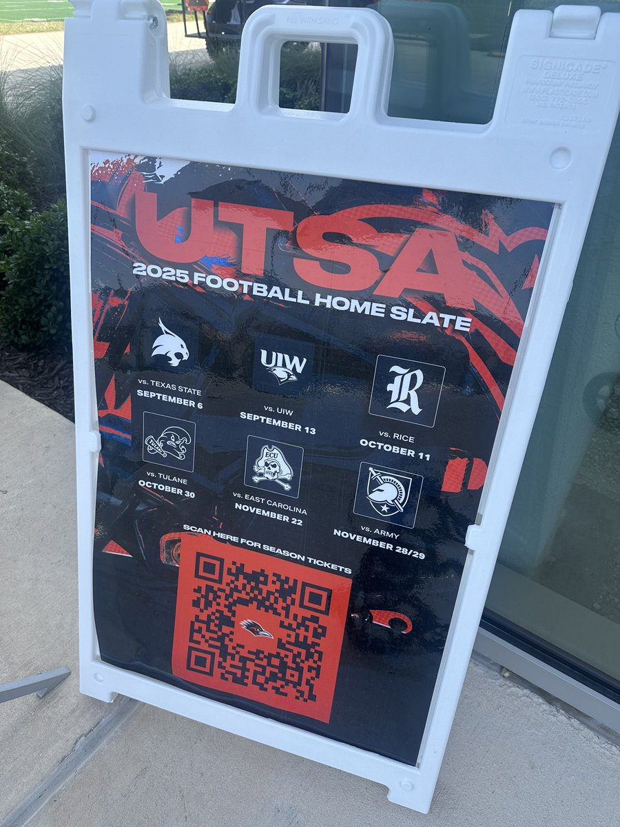 This is an AMAZING slate of home games.. 

2 rivalry games, 3 Texas teams, cross town matchup, and two of the most loyal fanbases in the AAC. 

The Alamodome will be ROCKING #BirdsUp