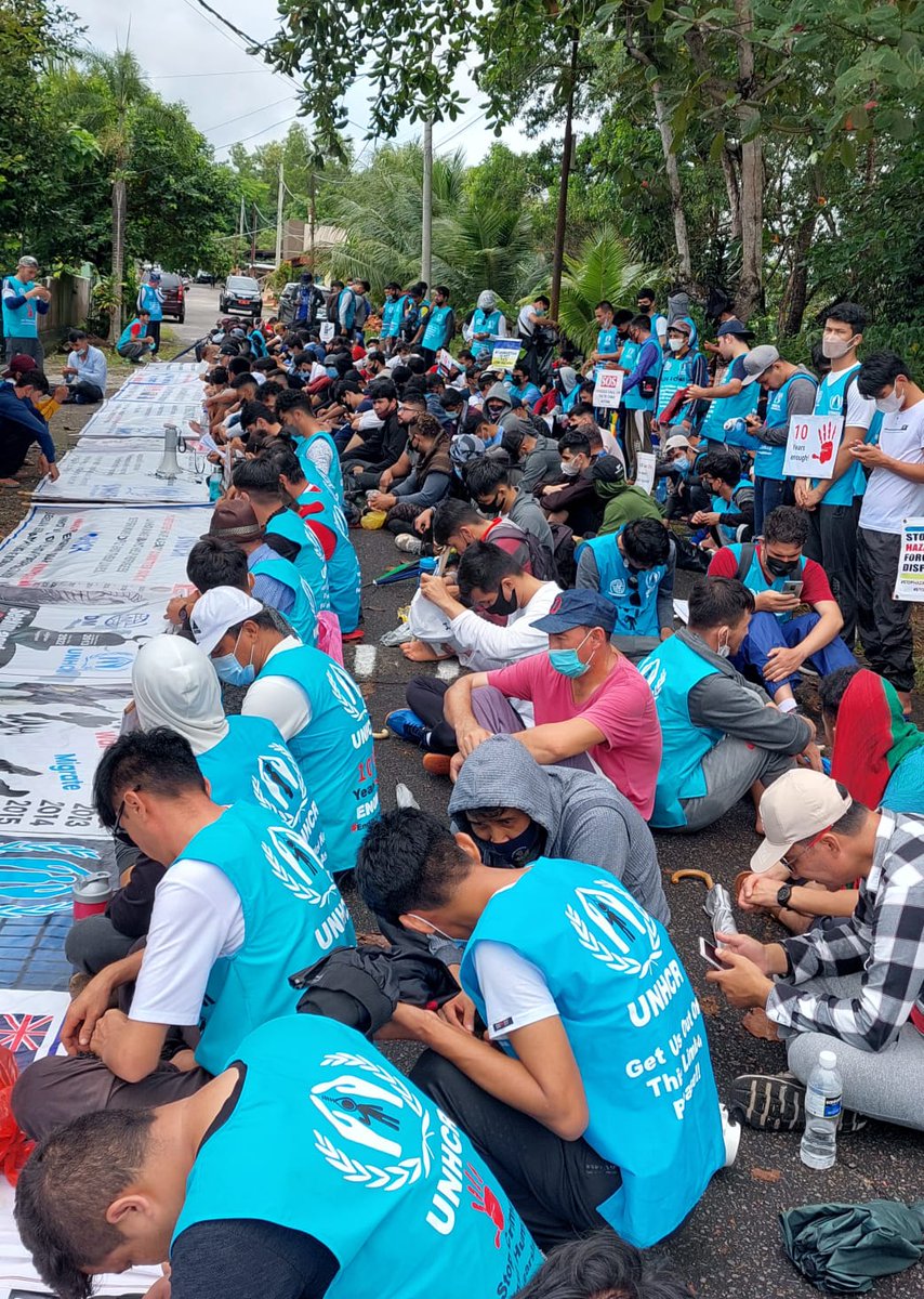 Refugees in indonesia are ready to rebuild, contribute and thrive, but we need countries to step up. We nees Resettlement now, Not another decade of waiting.
#End13YearsInLimbo_Indonesia