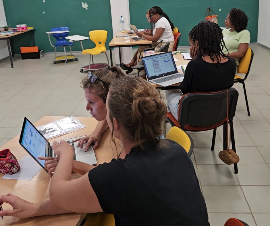🎲 [𝗙𝗢𝗥𝗠𝗔𝗧𝗜𝗢𝗡] #PAF🔥 La ludopédagogie, c’est fun, sérieux… et ultra efficace !📍 Hier à l’Atelier Canopé 973🧠 Des enseignants ont relevé le défi : transformer leur pédagogie en jeu avec Albane Hubert !
 💡 Rires, idées, coop’, numérique &amp; jeux testés en vrai !