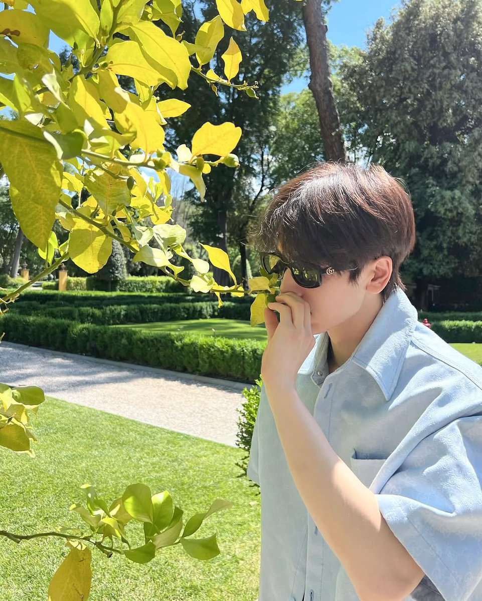 linghearchive's tweet photo. 📸 250514 Zhang Linghe IG Update #张凌赫 #ZHANGLINGHE 

“🌞” https://t.co/NNxtUicSuW