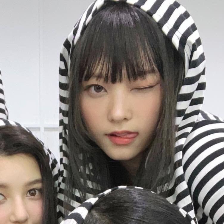 happy birthday to this kang kitty cat 🐈‍⬛ 🎈 

#으음_이르케_해린이생일이구나아
#HAPPY_HAERIN_DAY
#KittyKangDay