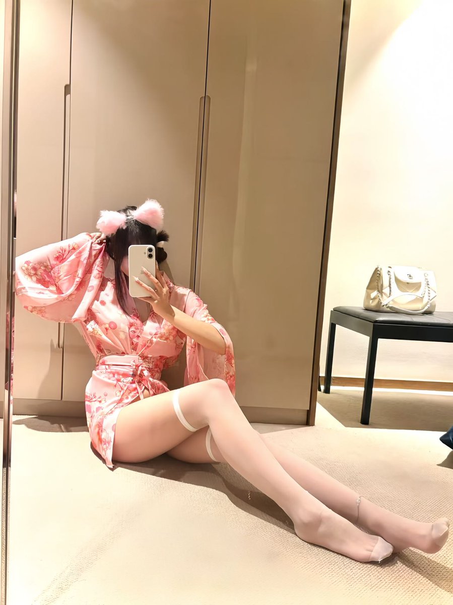🌟#上海
🌟07/168/96/B
🌟纯欲天花板 冷白皮配蜜桃臀 青涩感与欲感完美融合
🉑🐍吻深入缠绵 🉑cos百变女友
敏感体质水润易湿 一线天名器紧致包裹
🉑WT解锁极致体验 指尖划过脊背的颤栗

QQ/vx:点头像看置顶/个人简介
tg：https://t.co/y24qQumWZ4 https://t.co/G3o2O8c1m5