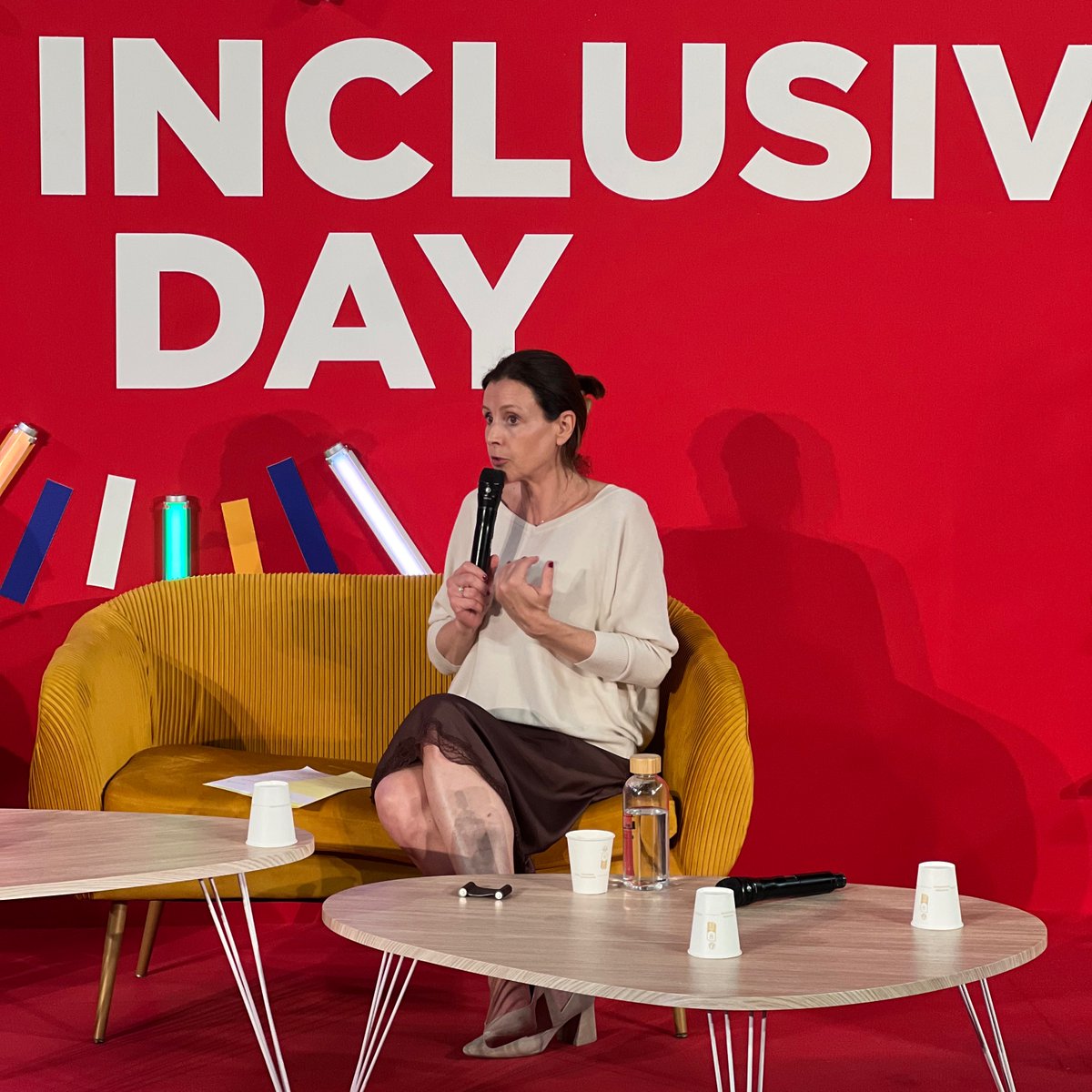 Inclusiv'Day (@inclusivday) on Twitter photo 💬 Moment privilégié en main stage avec <a href="/lecocqcharlotte/">Charlotte Parmentier Lecocq</a>, la Ministre déléguée chargée de l'Autonomie et du Handicap. 
Au cœur des échanges : simplification administrative, amélioration de l’employabilité et priorité à l’accessibilité.
#InclusivDay 💬 Moment privilégié en main stage avec <a href="/lecocqcharlotte/">Charlotte Parmentier Lecocq</a>, la Ministre déléguée chargée de l'Autonomie et du Handicap. 
Au cœur des échanges : simplification administrative, amélioration de l’employabilité et priorité à l’accessibilité.
#InclusivDay
