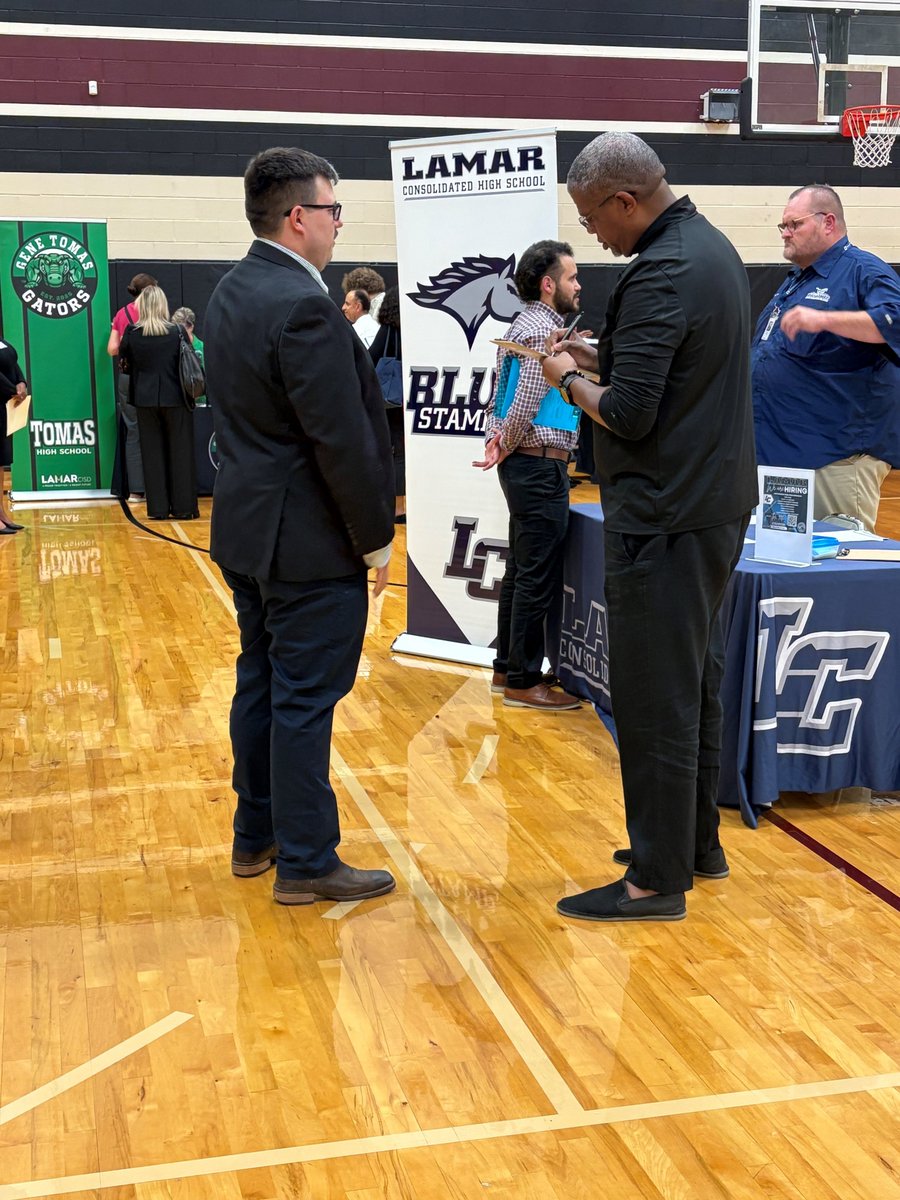 LamarCISDHR's tweet image. What an amazing turnout at the job fair! 🙌 Thank you to all the job seekers, campuses, and departments who made it a success.