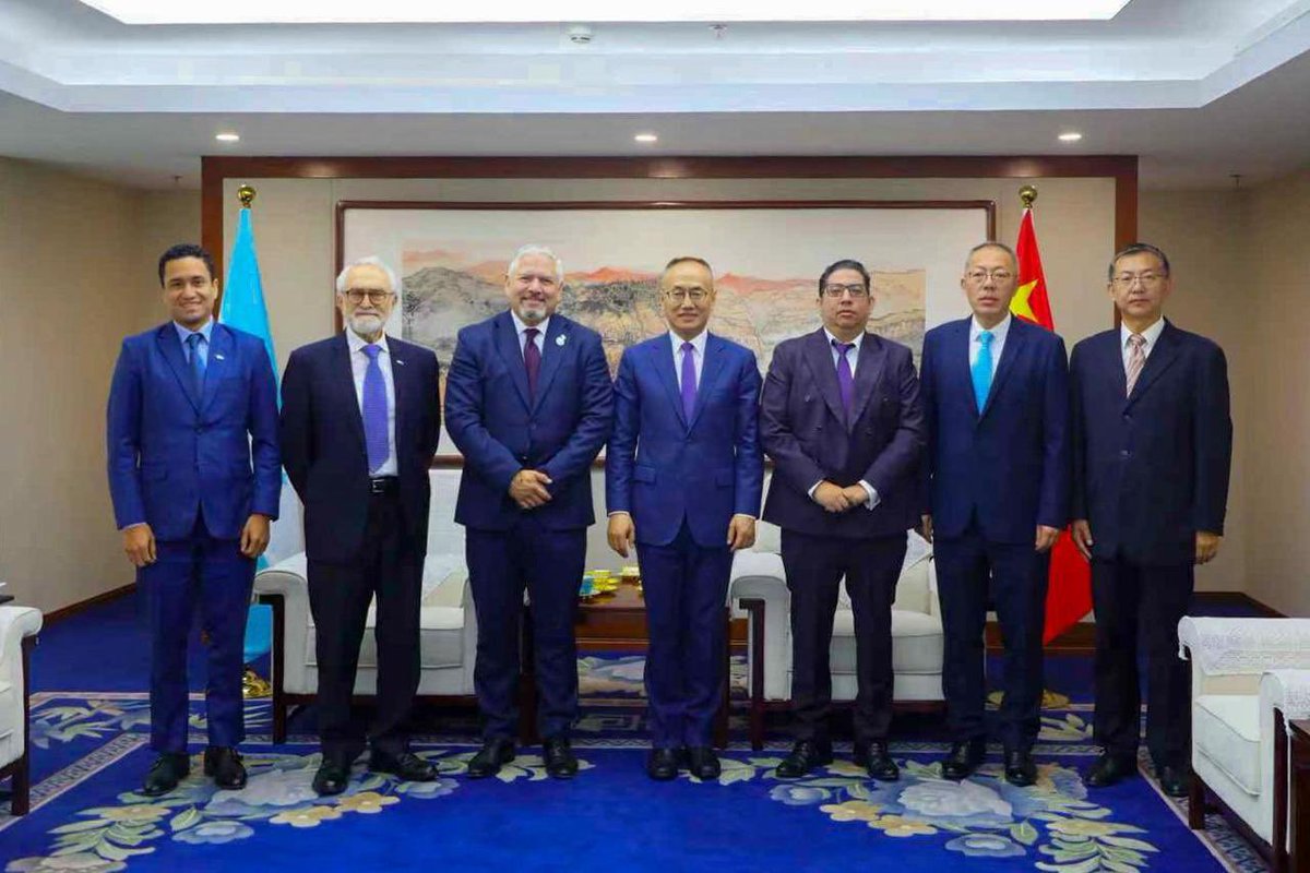 #NotaDePrensa | La República Popular China mira con buenos ojos el proyecto para la construcción de la Represa Patuca II-A y acelerará su evaluación, financiamiento y construcción. Este avance es clave para el fortalecimiento de las relaciones entre ambas naciones, avanzando