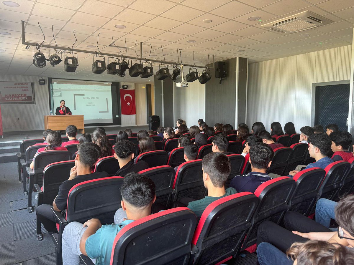 Okulumuz kariyer günleri kapsamında, 29.04.2025 tarihinde Hakim Eda AKPINAR  bizimleydi. Meslek hayatının güzelliklerini ve zorluklarını paylaştı. Öğrencilerimizden gelen soruları cevapladı. Bu program için kendilerine teşekkür ederiz. 

#kariyergünleri