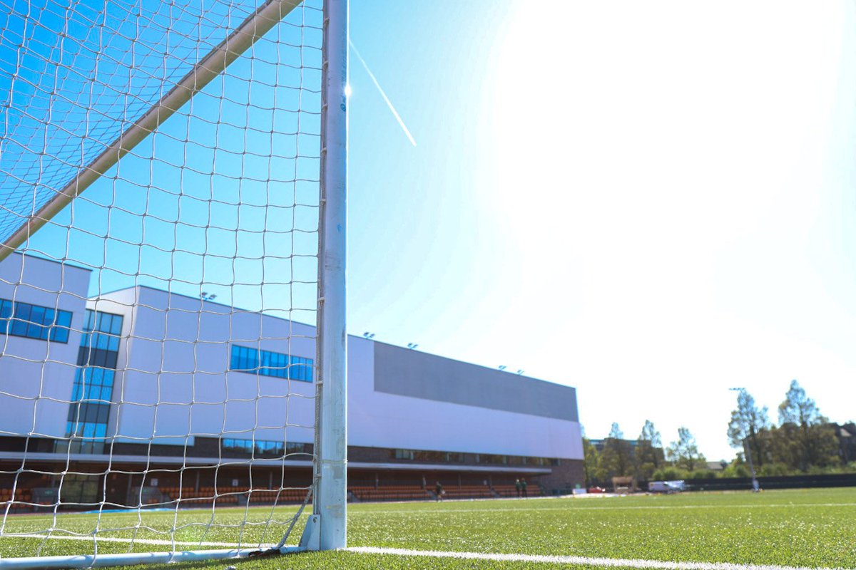 CollargeImages's tweet image. What a night for a game of footie. Penultimate @SWPL game. @HibernianWomen host @CelticFCWomen as they like to get one step closer to securing the title #TheRunIn #SWPL #TitleRace
